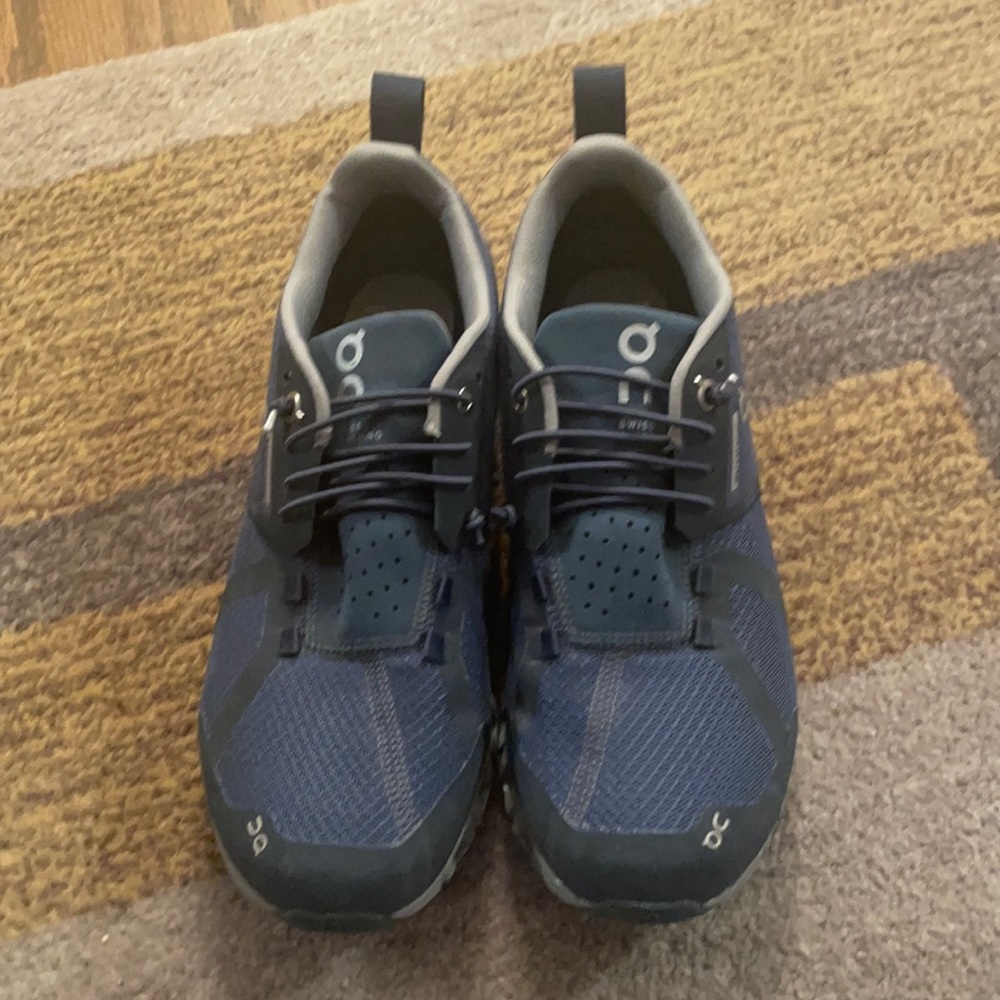 On cloud waterproof sneakers